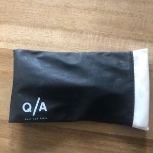 GREAT CONDITION Quay sunglasses